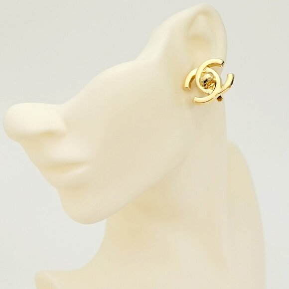 CHANEL Large CC Logos Turnlock Clip-On Earrings Gold Tone 95A Auth - Picture 1 of 6